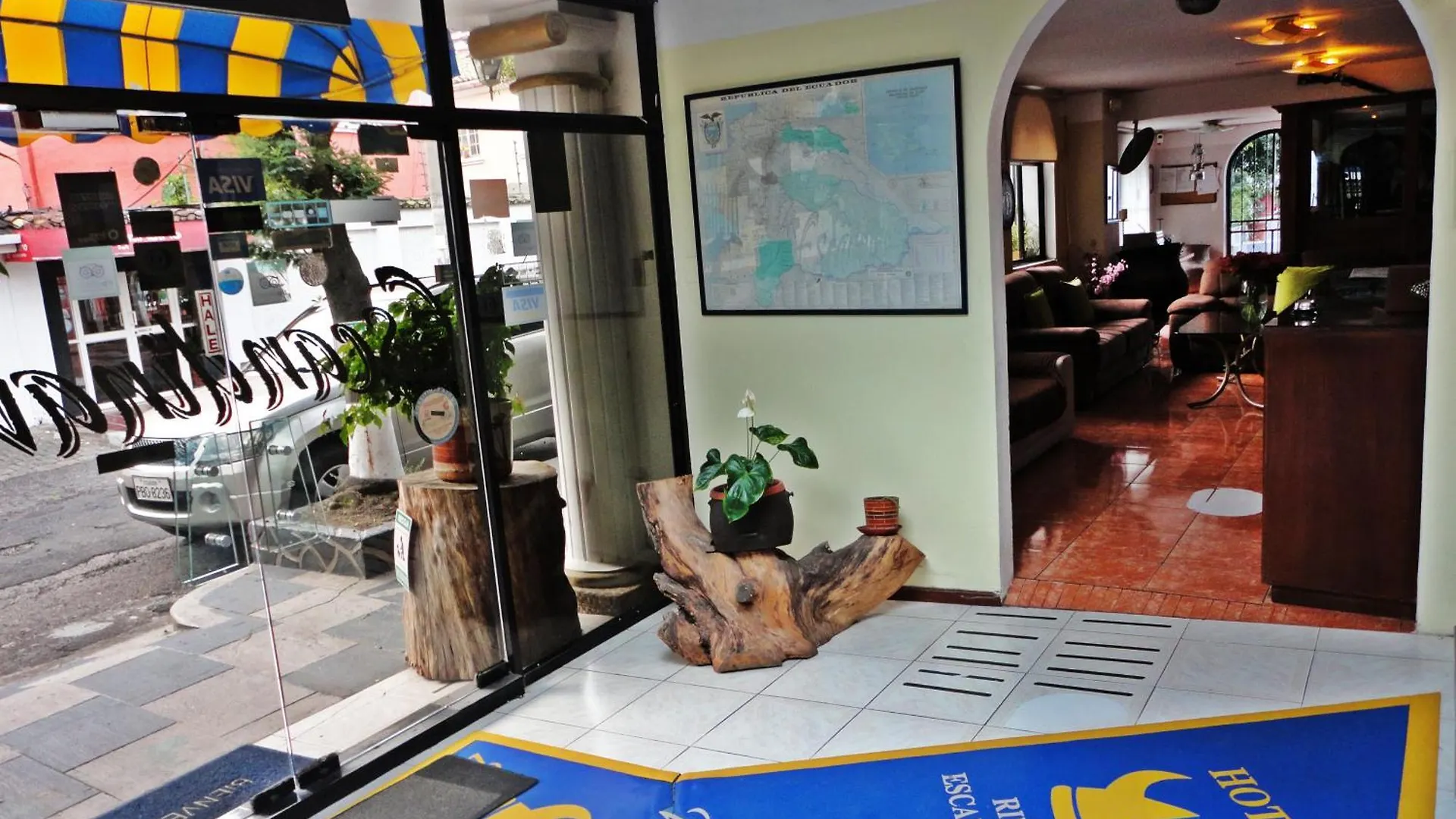 ***  Hotel Rincón Escandinavo Quito Ecuador