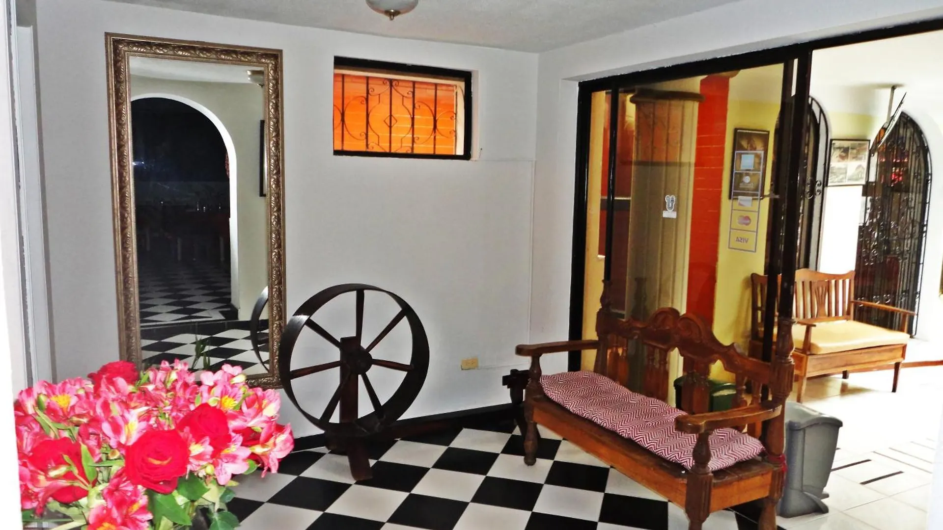 Hotel Rincón Escandinavo Quito 3*,