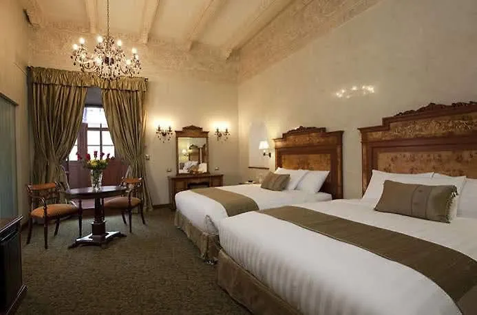 ***  Hotel Rincón Escandinavo Quito Ecuador